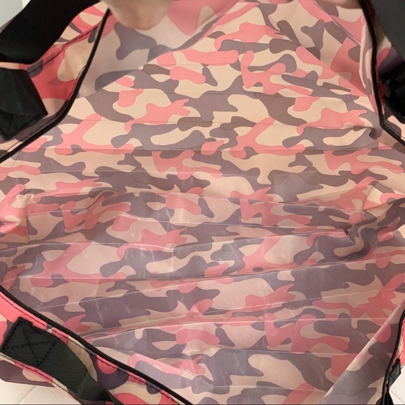 NEW Camo Print Adjustable Straps Weekender Overnight Travel Carry-On Bag - Picture 11 of 12